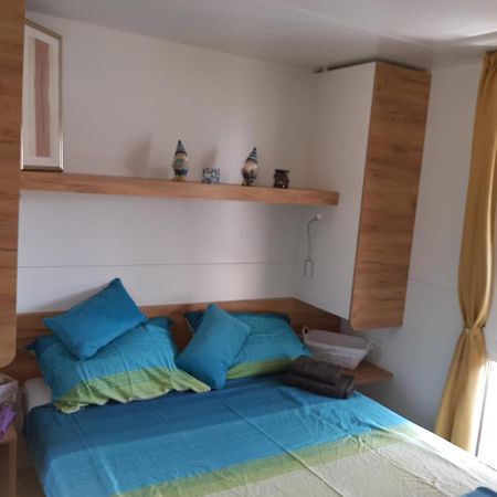 Mobile Home Pearl Of Murter Jezera Exterior foto